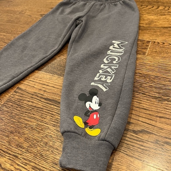 ⭐️ Disney Jr. Mickey Little Kids Sweatpants | Size 4T | EUC - Picture 2 of 7